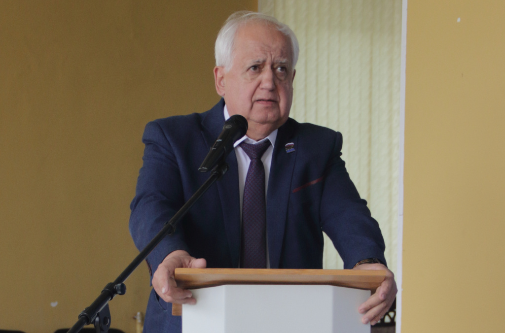 Генеральный директор Виктор Константинов