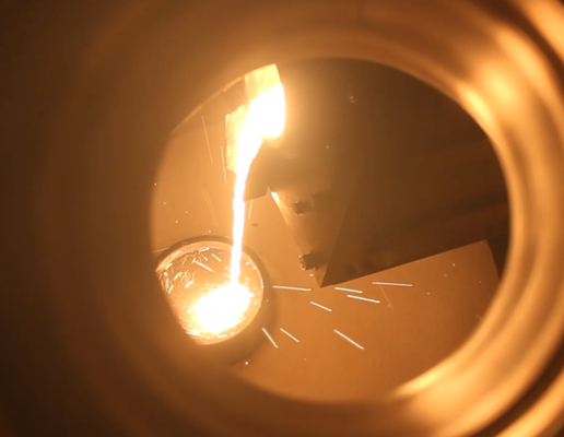 Заливка жидкого металлического сплава в форму